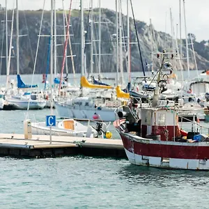 https://le-dixmude-appartement-proche-plage-de-morgat.inbrittany.com