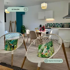https://tropical-loft.hotels-rhonealpes.com