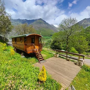 https://roulotte-ancolie.midi-pyreneeshotels.com